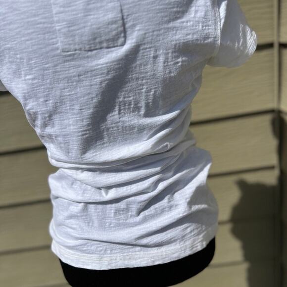 Abercrombie and Fitch T-shirt with 3D  flowers & cutout work, women's size M - Picture 5 of 7